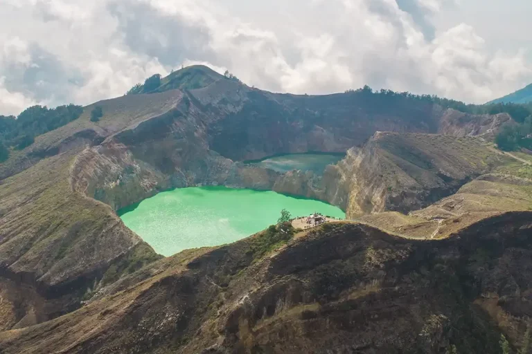 Kelimutu Crater Lakes