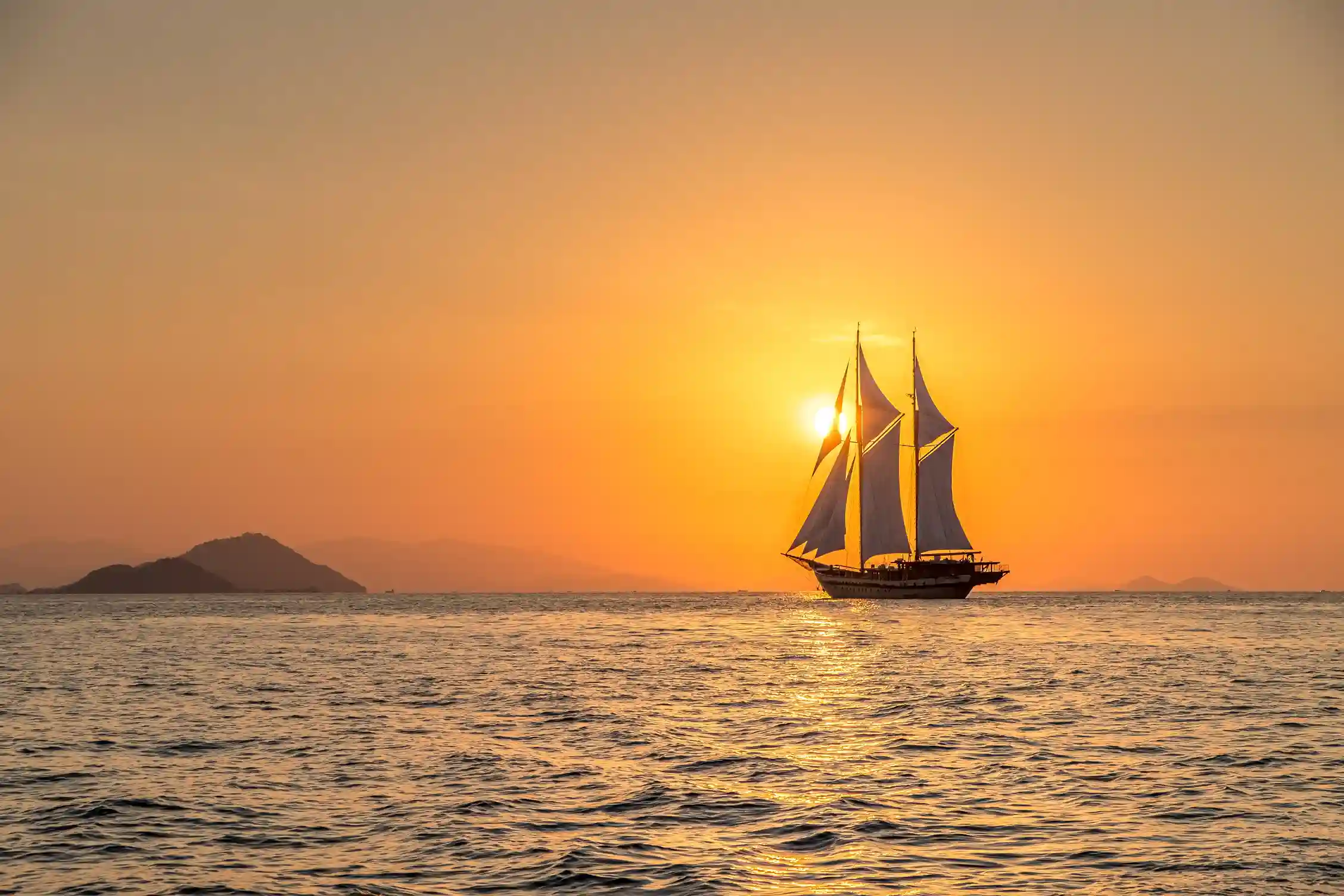 Sunset Sailing Padar